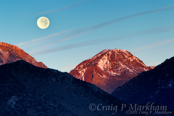 Moonset over the Sierras 111012-070714-MK4-1905